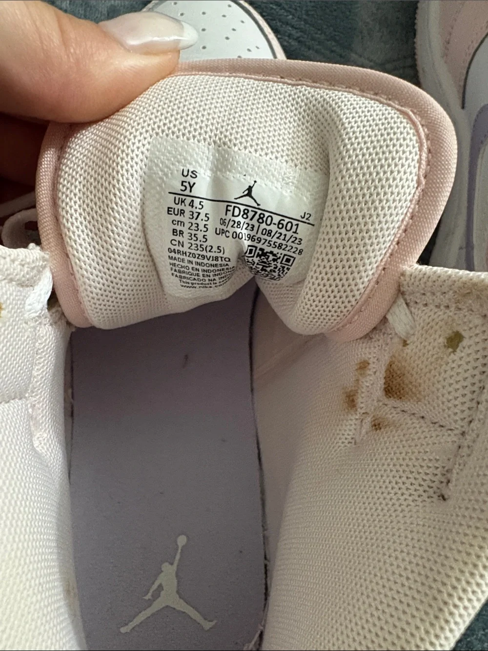 Nike mid top
